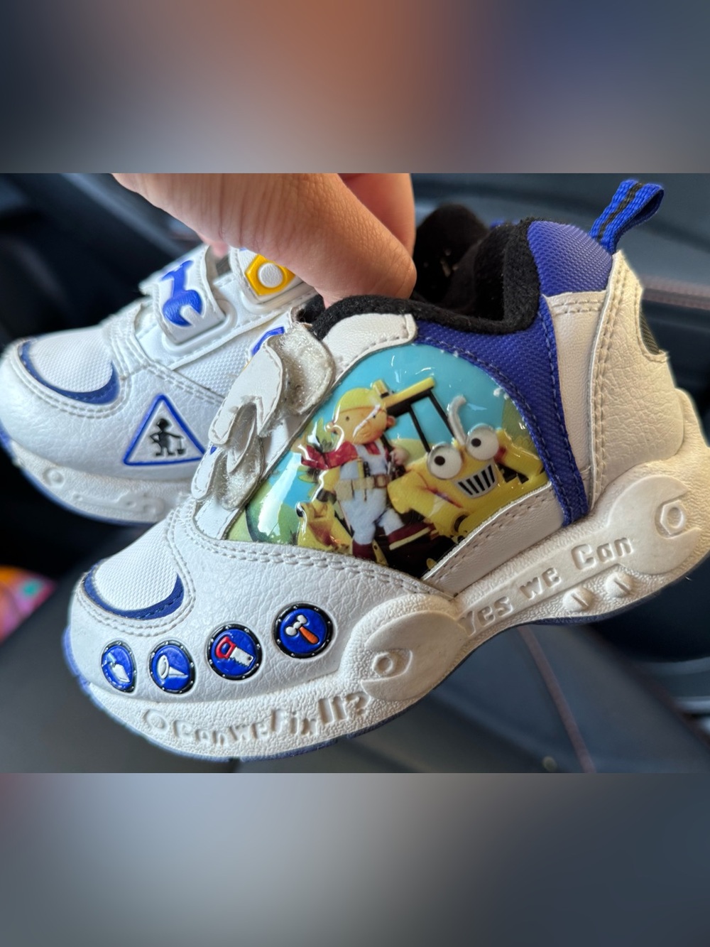 Vintage Y2K Bob the Builder Velcro sneakers size 6 toddler
